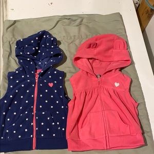 2 Carter’s feeds vests